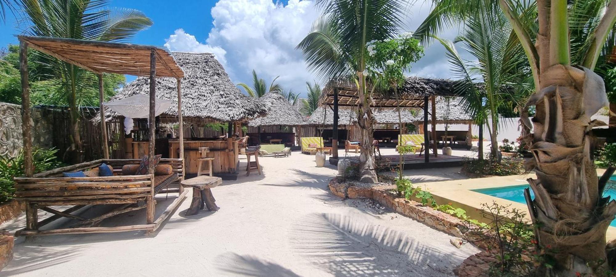Salama & Mbuyuni Bungalows มาเทมวu ภายนอก รูปภาพ