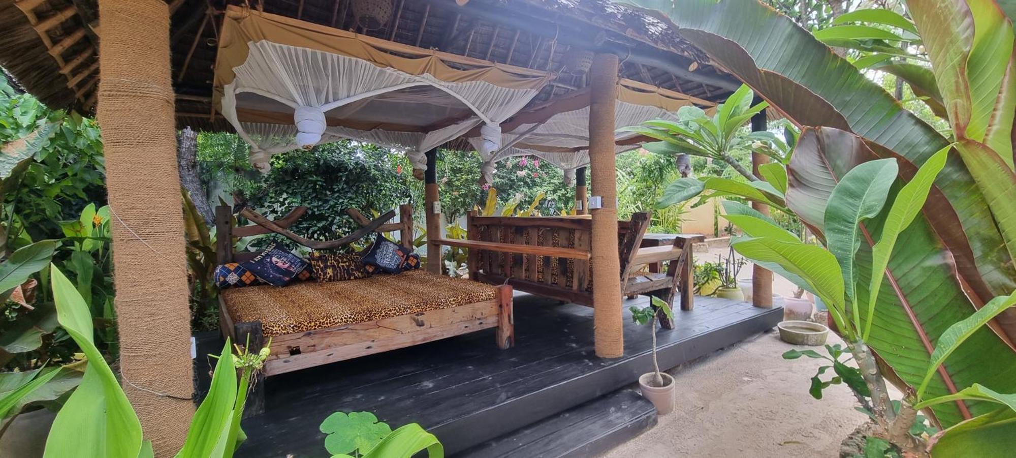 Salama & Mbuyuni Bungalows มาเทมวu ภายนอก รูปภาพ