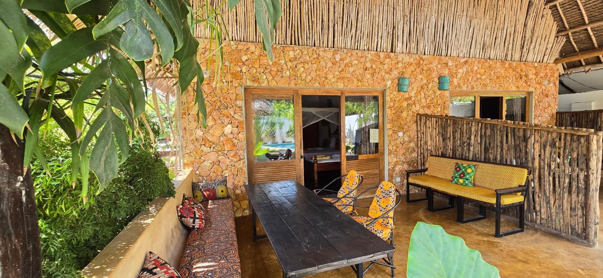Salama & Mbuyuni Bungalows มาเทมวu ภายนอก รูปภาพ
