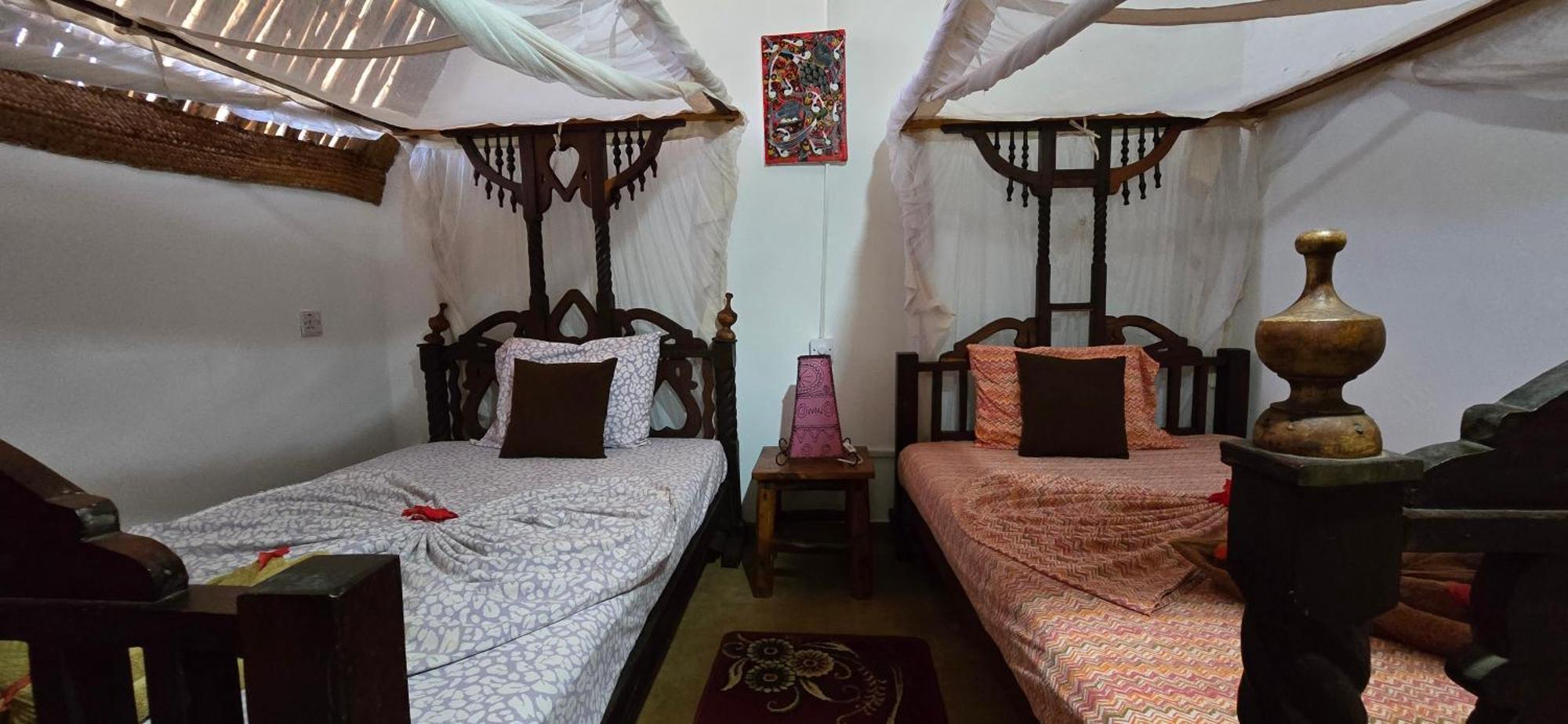Salama & Mbuyuni Bungalows มาเทมวu ภายนอก รูปภาพ