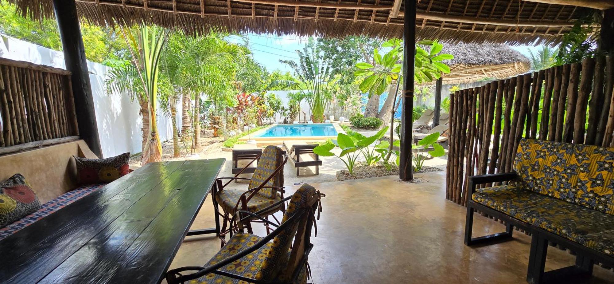Salama & Mbuyuni Bungalows มาเทมวu ภายนอก รูปภาพ